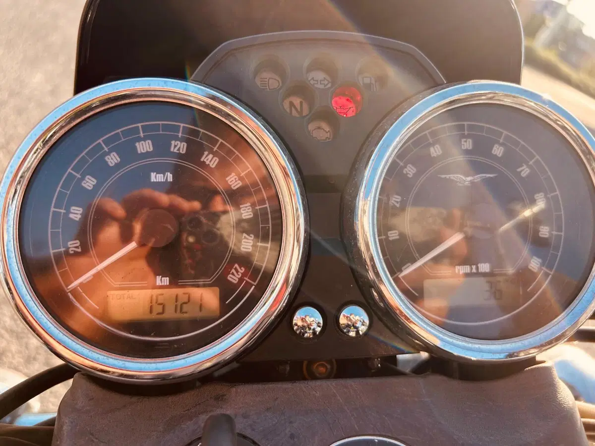 Moto Guzzi V7 Classic (2008 - 12) (5)