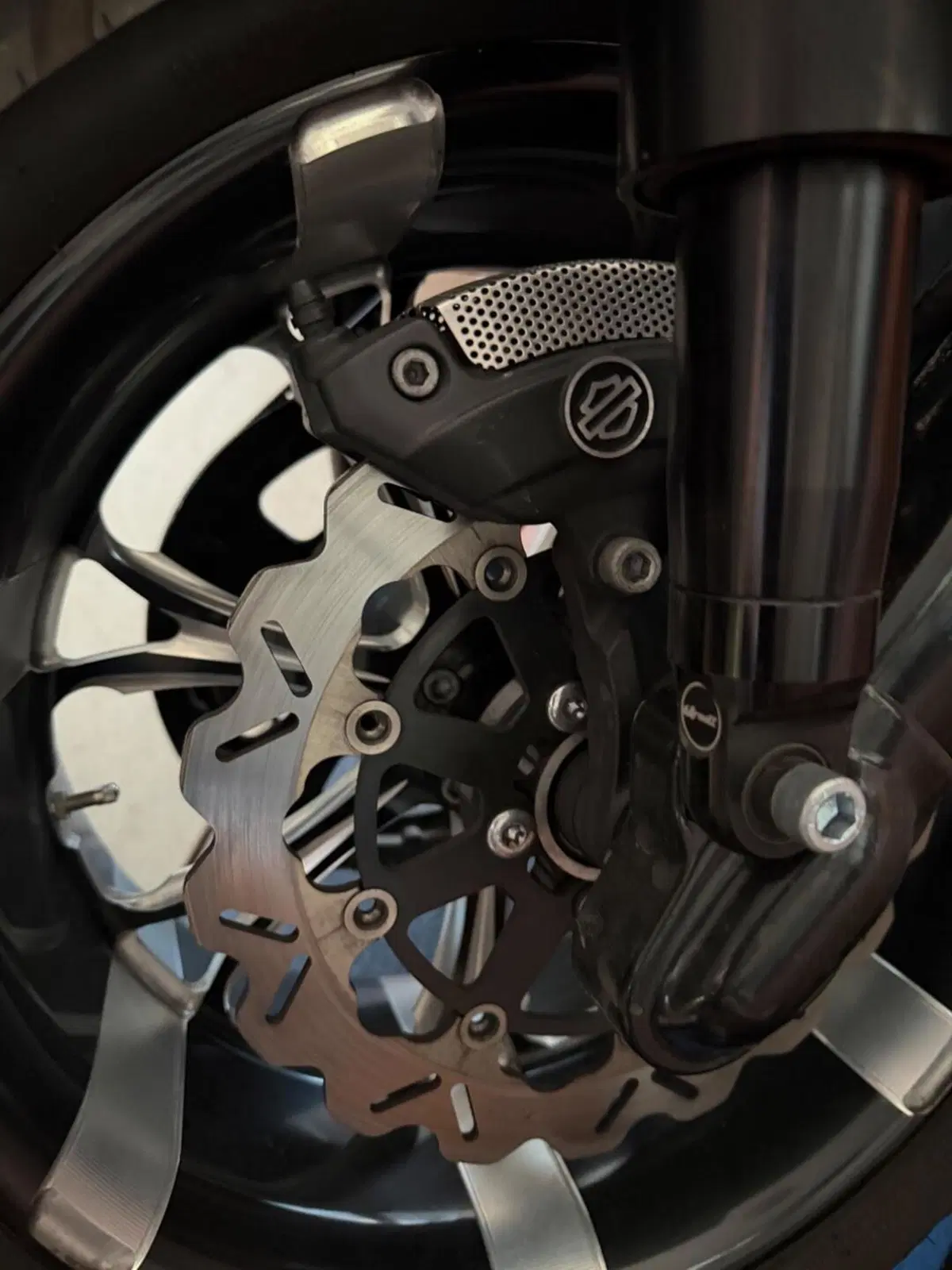 Harley-Davidson 1250 V-Rod Muscle (2009 - 17) - VRSCF (13)