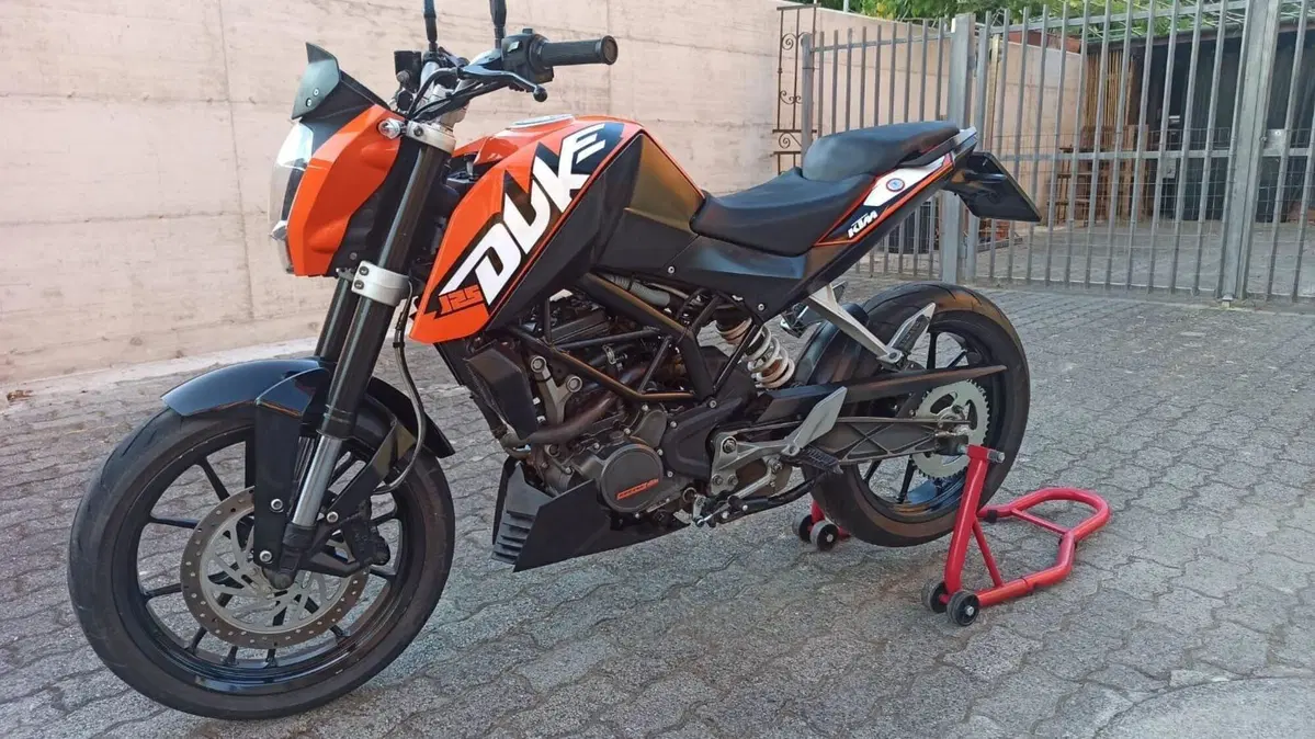 KTM 125 Duke (2010 - 2012) (4)