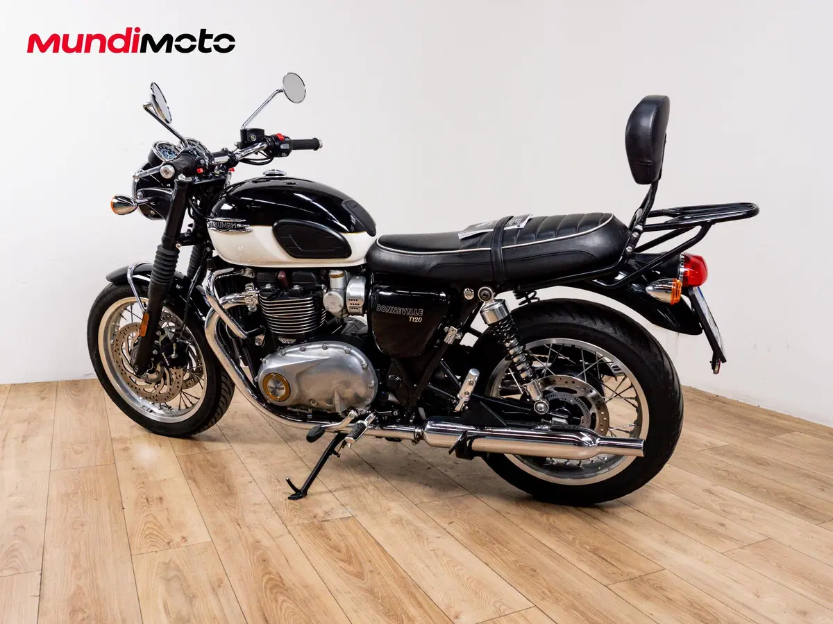 Triumph Bonneville T120 (2026) (7)
