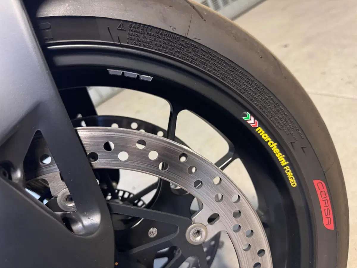Ducati Streetfighter V4 (2023 - 24) (4)
