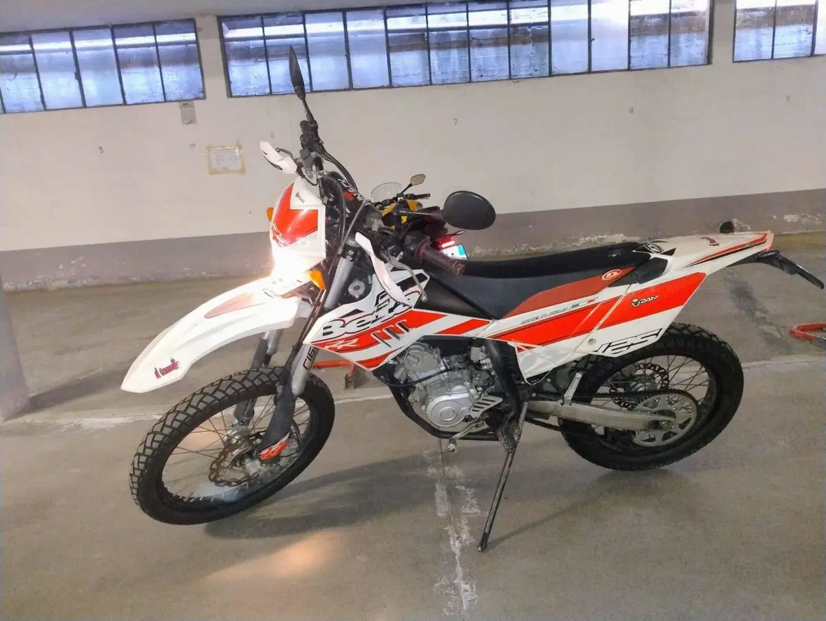 Betamotor RR 125 4T Enduro LC (2016 - 17) (2)