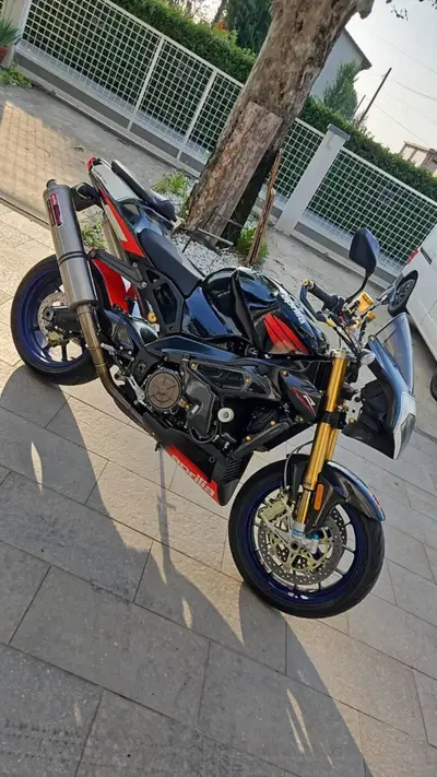 Aprilia Tuono 1000 R Factory (2004 - 05) usata