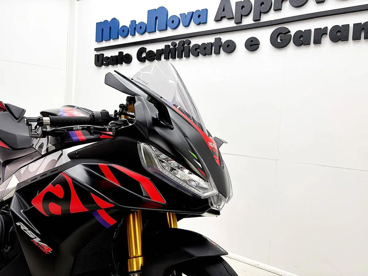 Aprilia RSV4 1100 Factory (2021 - 24) (11)