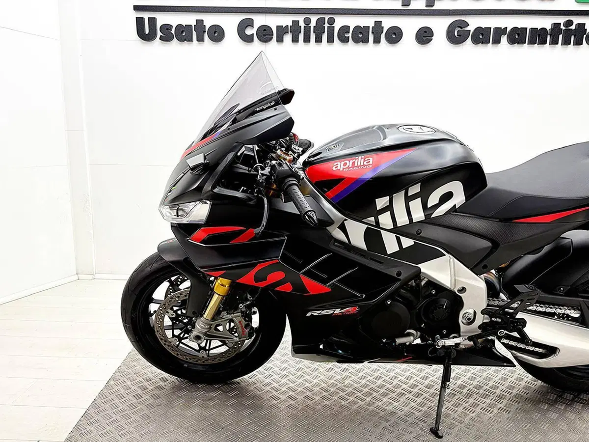 Aprilia RSV4 1100 Factory (2021 - 24) (15)