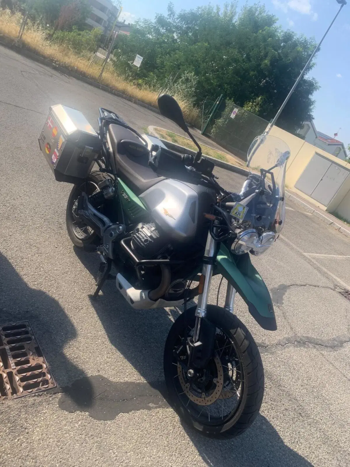 Moto Guzzi V85 TT Centenario (2021 - 22) (5)
