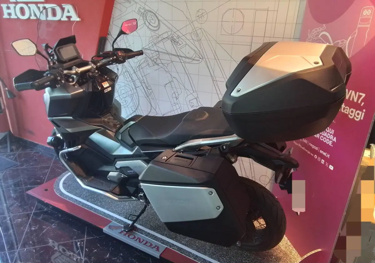 Honda X-ADV 750 DCT Travel (2021 - 24) (2)