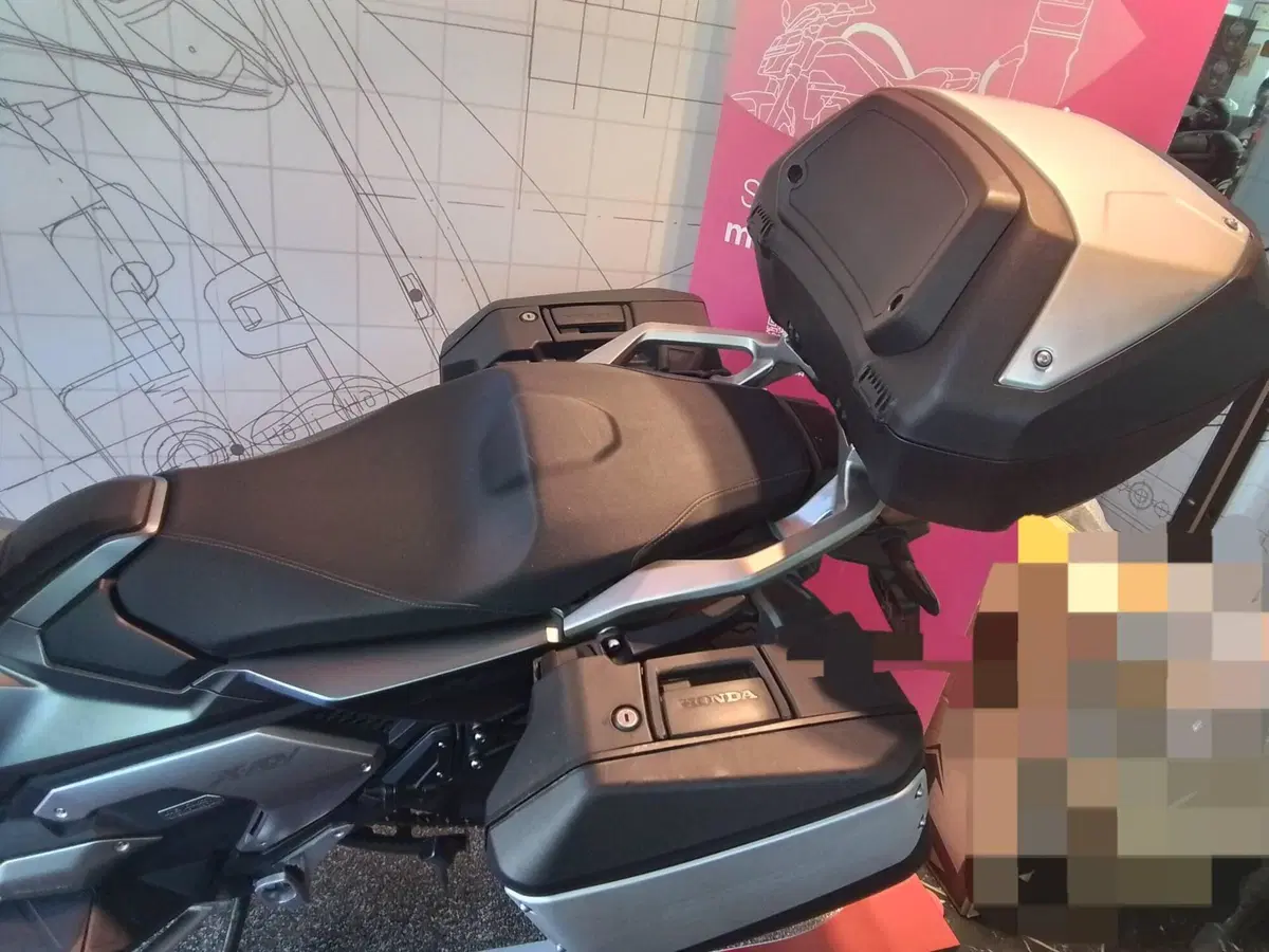 Honda X-ADV 750 DCT Travel (2021 - 24) (4)