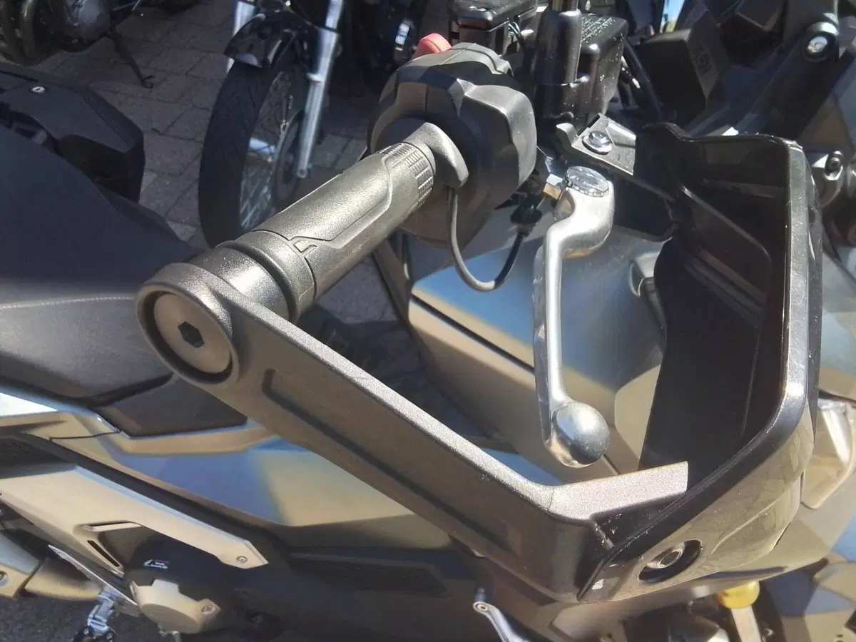 Honda X-ADV 750 DCT Travel (2021 - 24) (8)