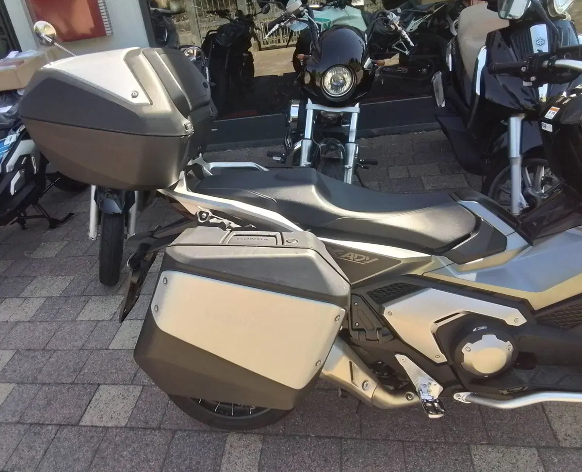 Honda X-ADV 750 DCT Travel (2021 - 24) (15)