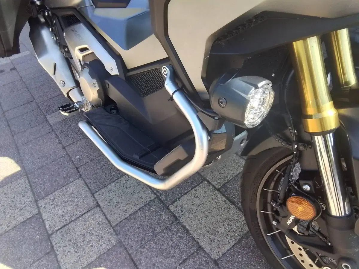 Honda X-ADV 750 DCT Travel (2021 - 24) (17)