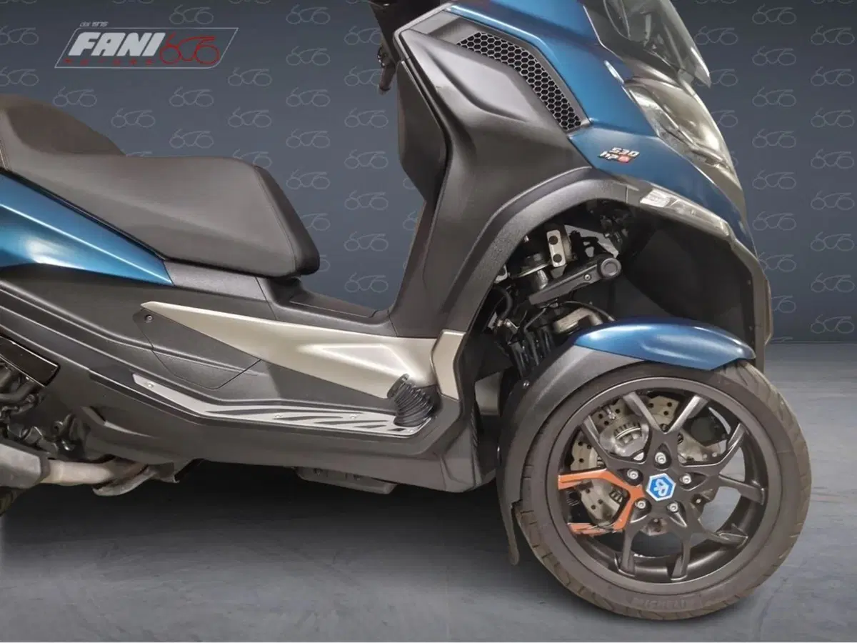 Piaggio MP3 530 ABS Hpe (2023 - 24) (6)