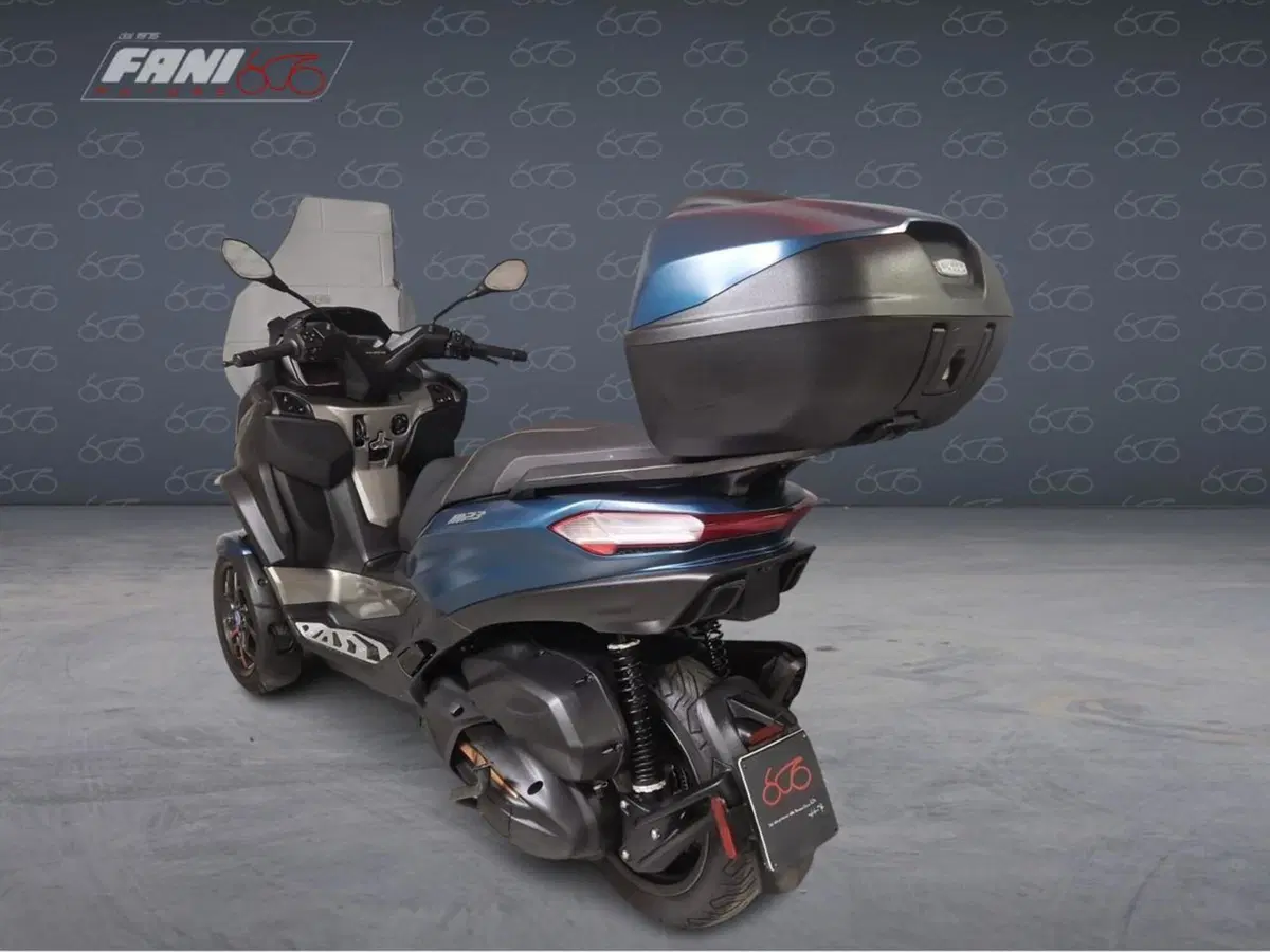 Piaggio MP3 530 ABS Hpe (2023 - 24) (4)
