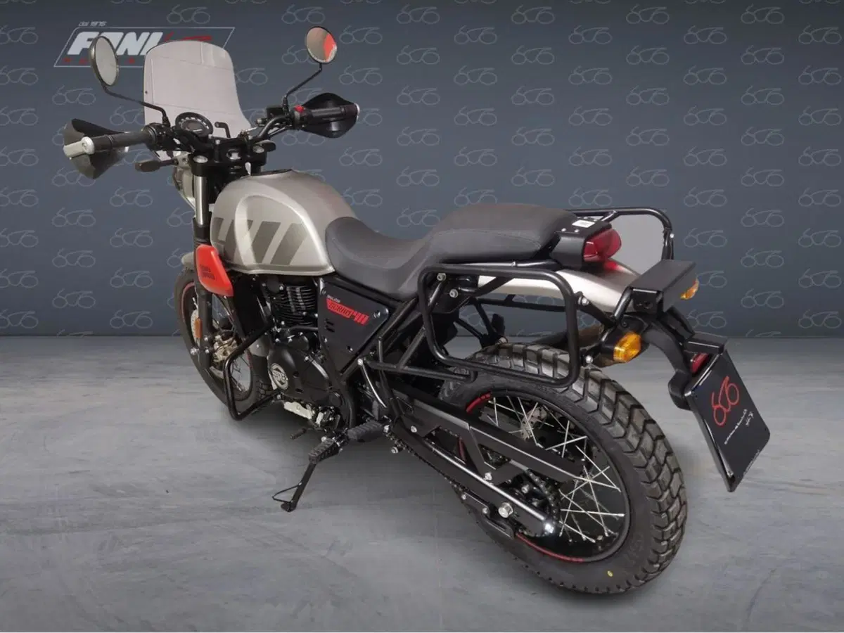 Royal Enfield Scram 411 (2022 - 24) (4)