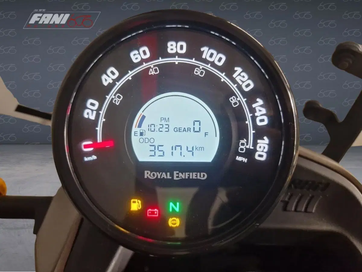 Royal Enfield Scram 411 (2022 - 24) (7)