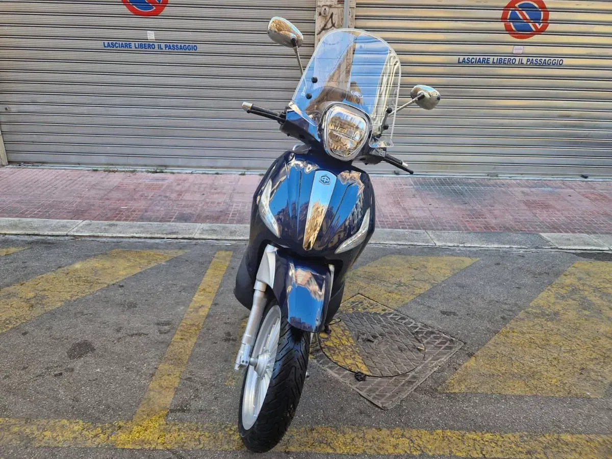 Piaggio Beverly 300 i.e. (2010 - 16) (2)