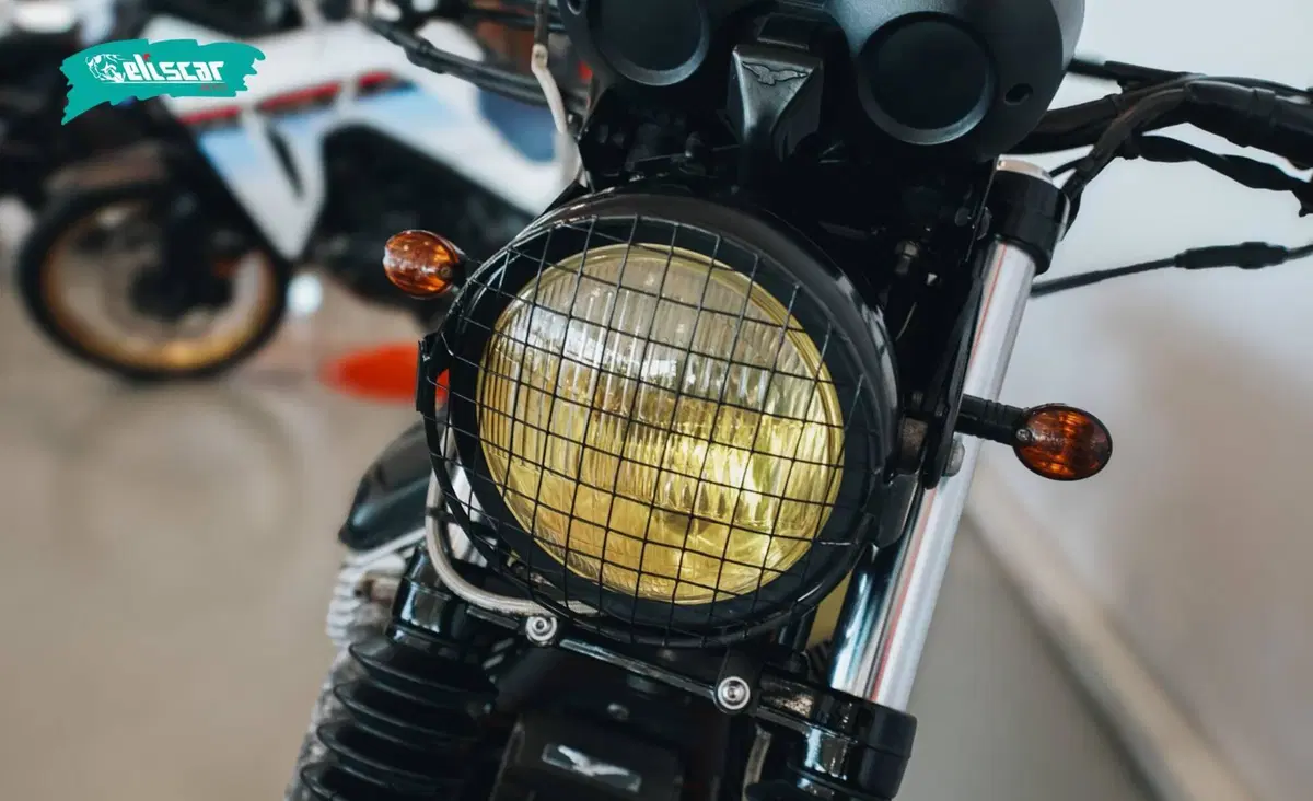 Moto Guzzi V7 Cafè Classic (2009 - 12) (9)