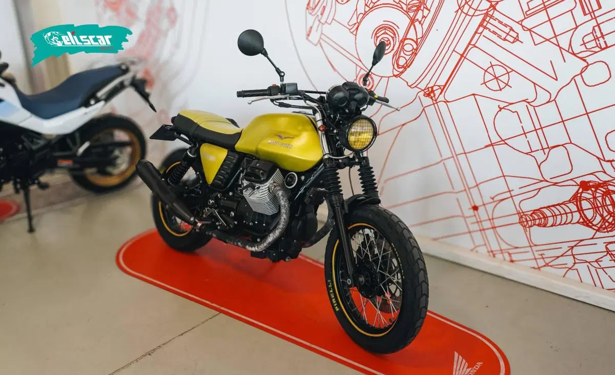 Moto Guzzi V7 Cafè Classic (2009 - 12) (2)