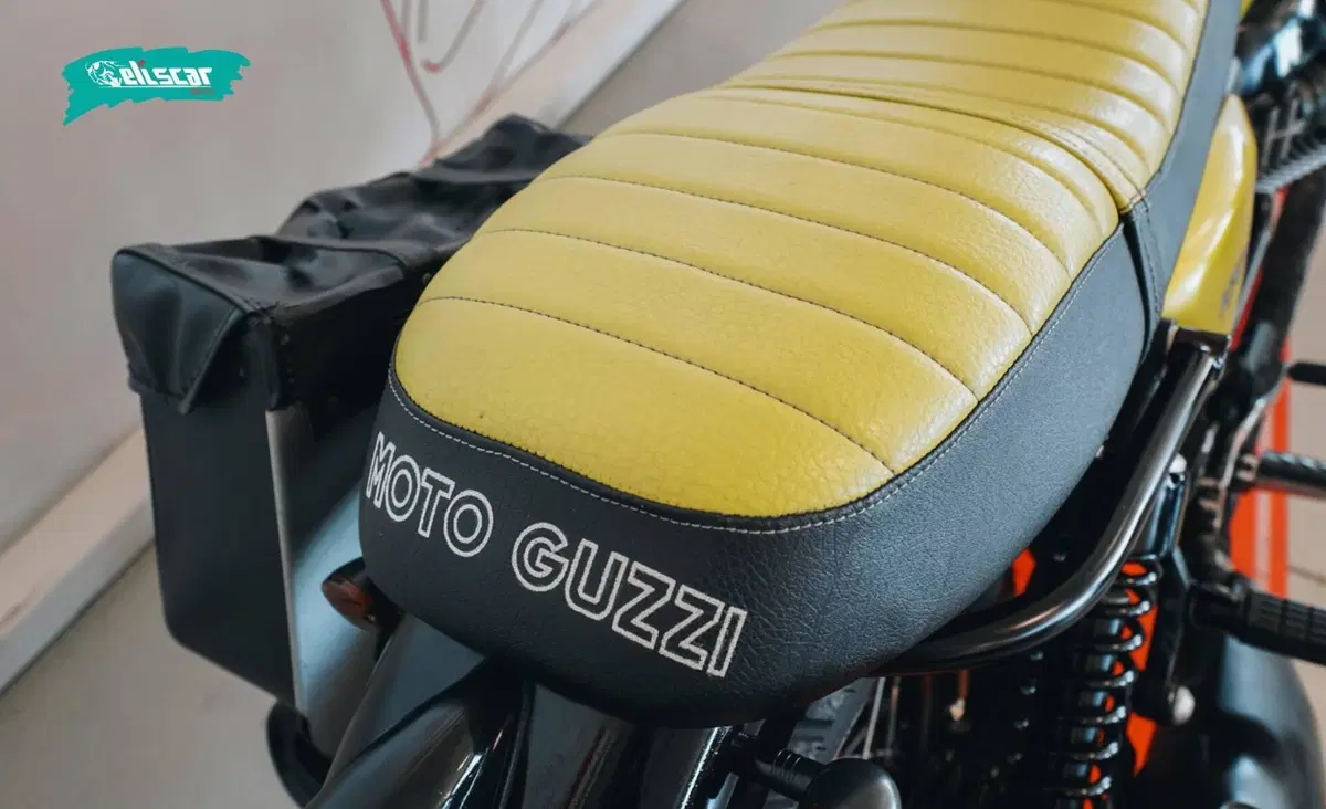 Moto Guzzi V7 Cafè Classic (2009 - 12) (10)