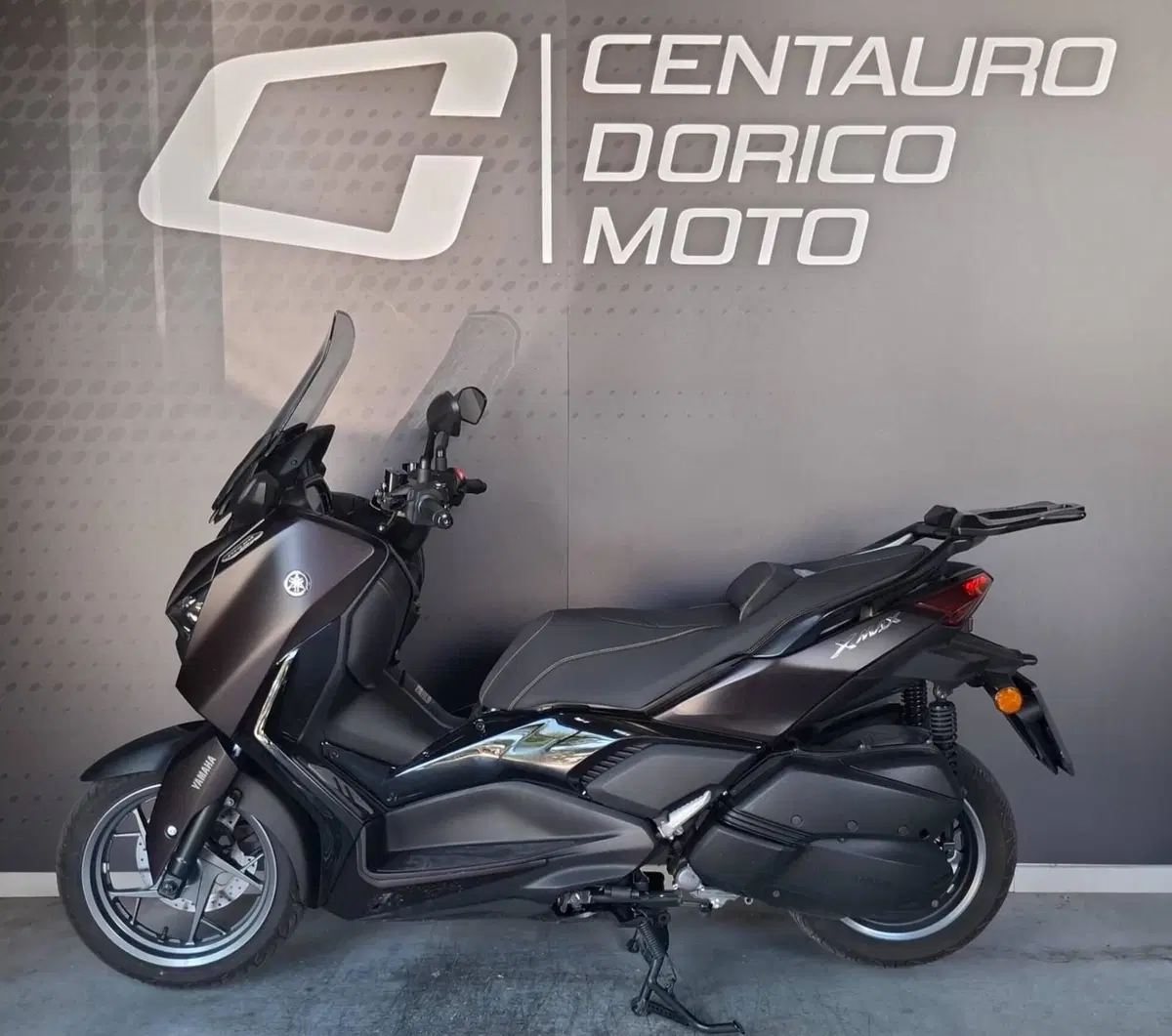 Yamaha X-Max 300 Tech Max (2021 - 24) (2)