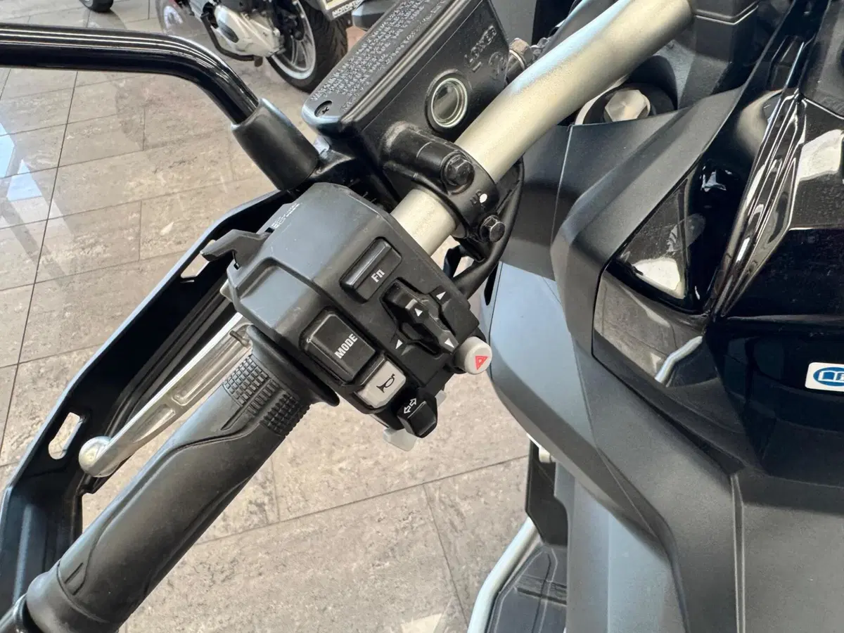 Honda X-ADV 750 DCT (2021 - 24) (4)