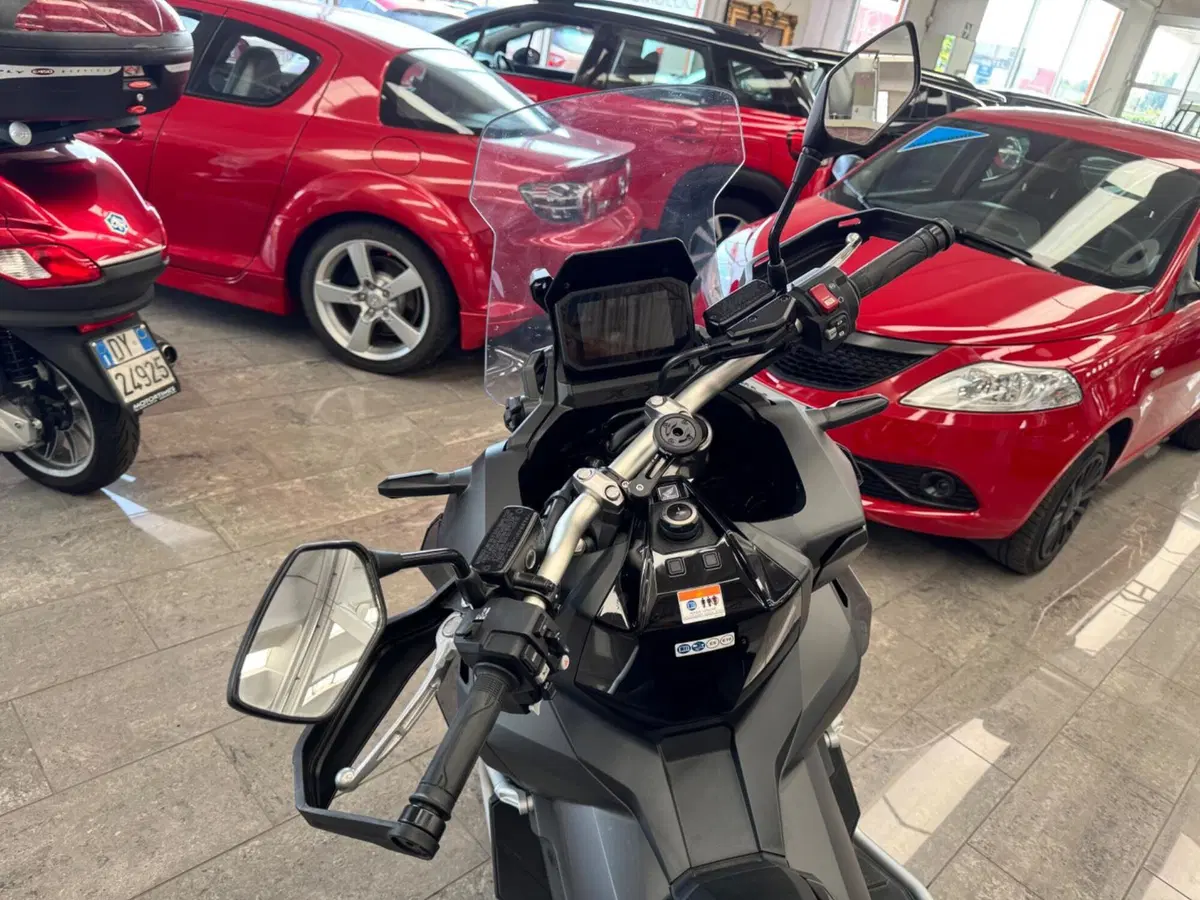 Honda X-ADV 750 DCT (2021 - 24) (10)