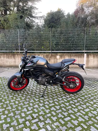 Ducati Monster 937 (2021 - 25) usata