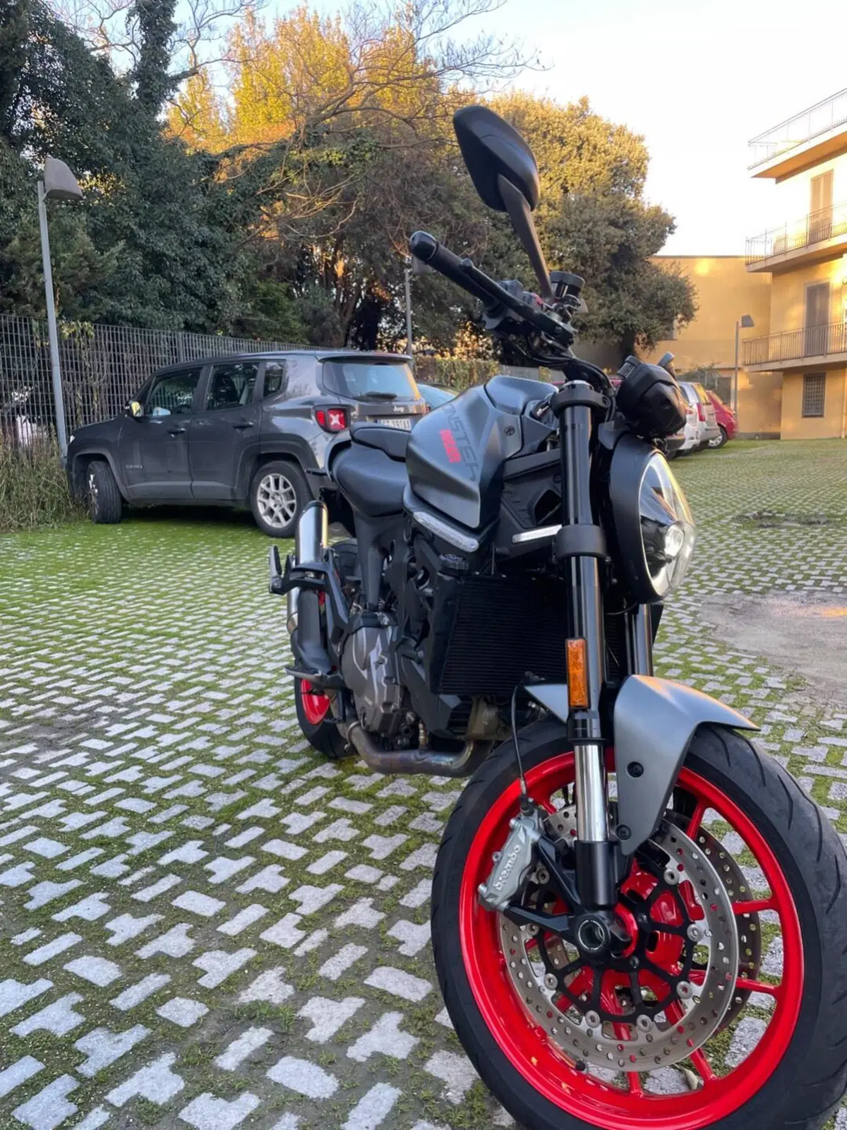Ducati Monster 937 (2021 - 25) (5)
