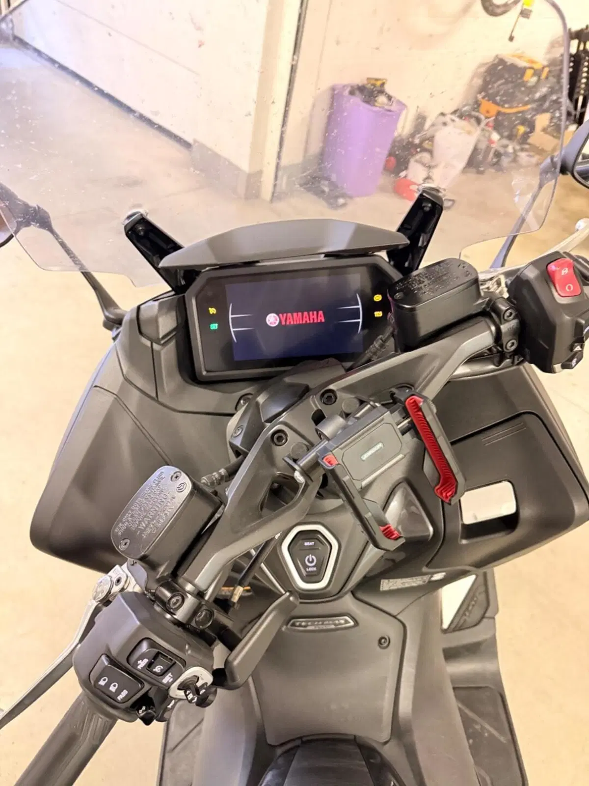 Yamaha T-Max 560 Tech Max (2022 - 24) (7)