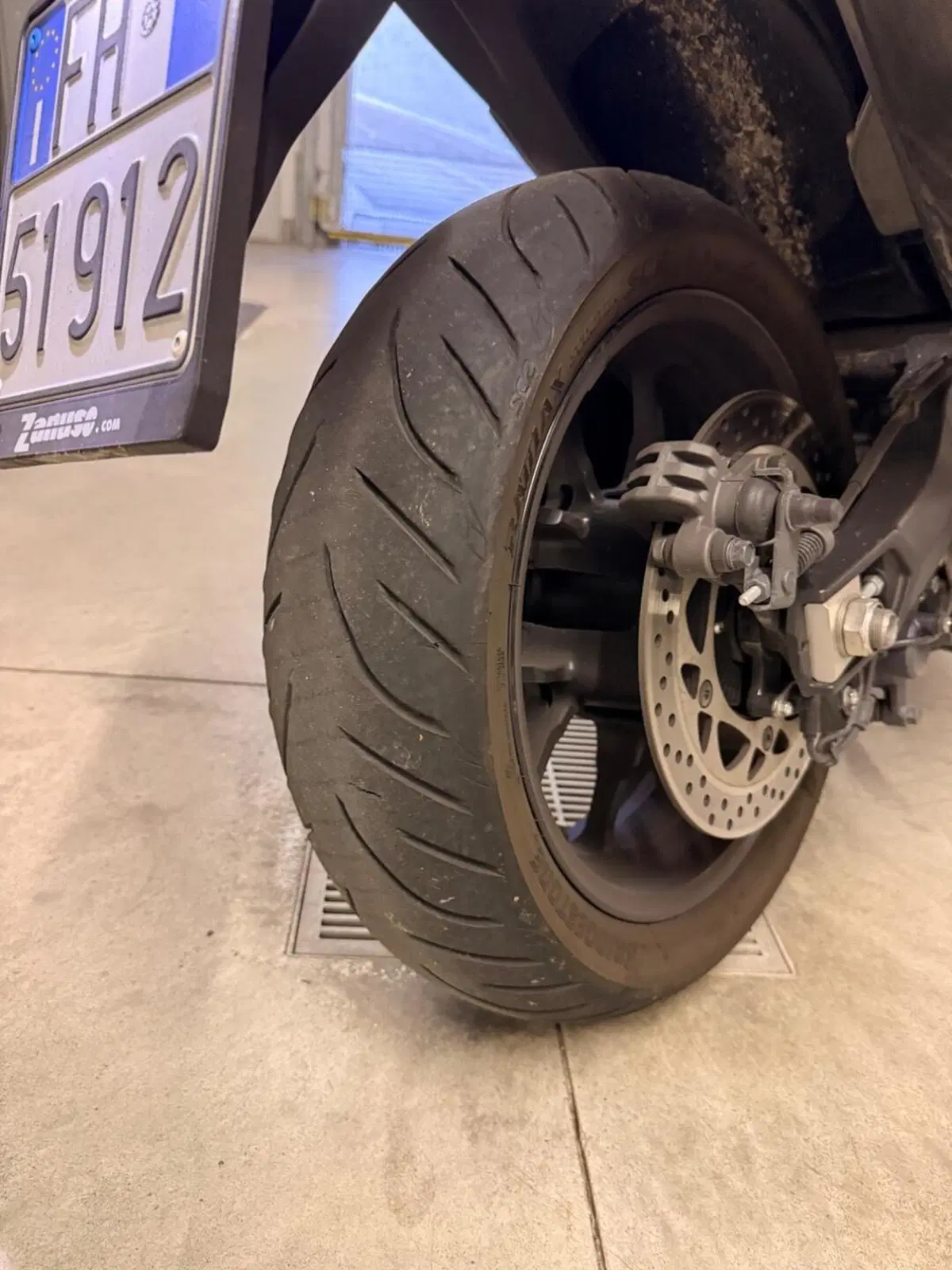 Yamaha T-Max 560 Tech Max (2022 - 24) (12)