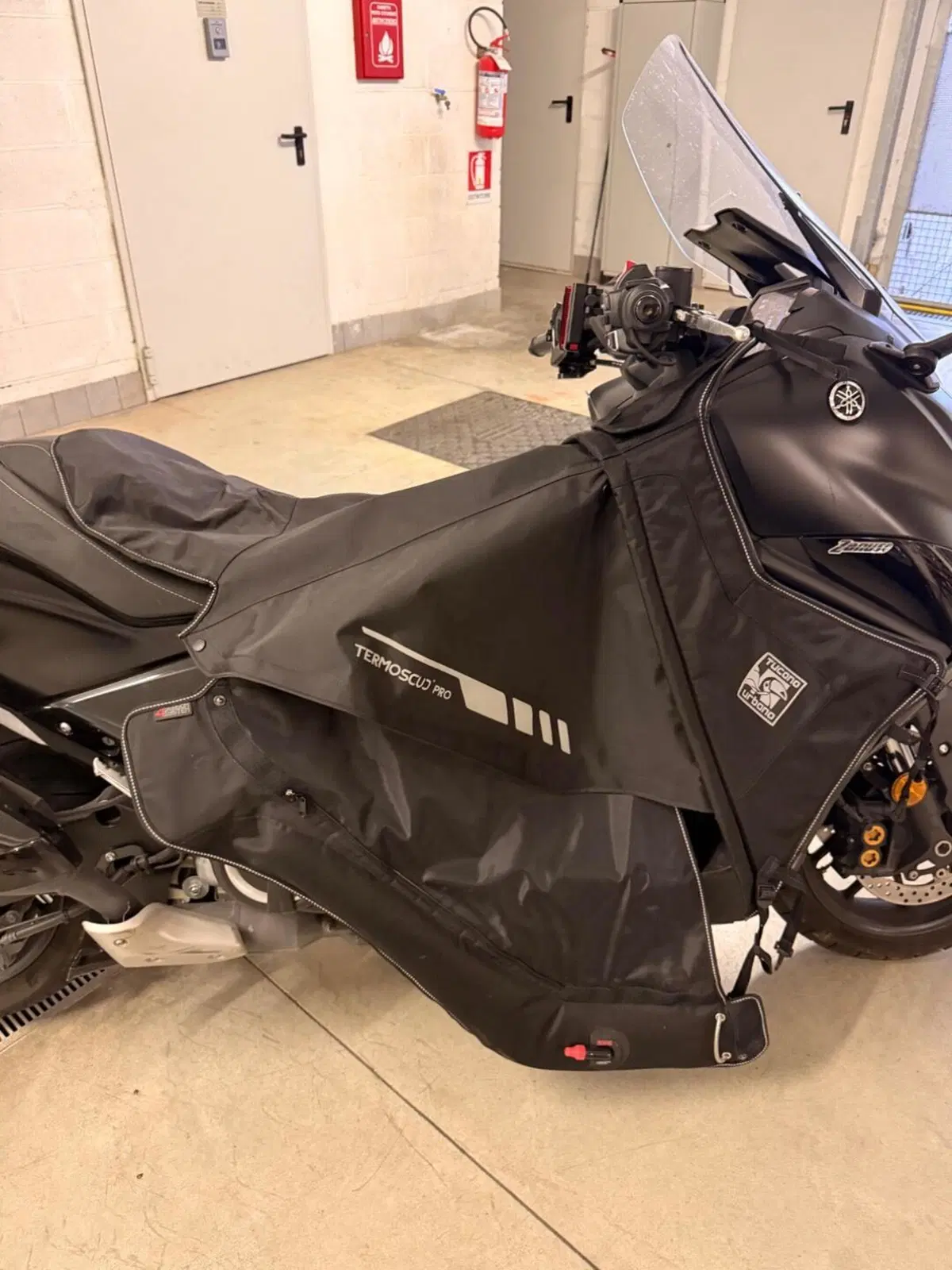 Yamaha T-Max 560 Tech Max (2022 - 24) (14)