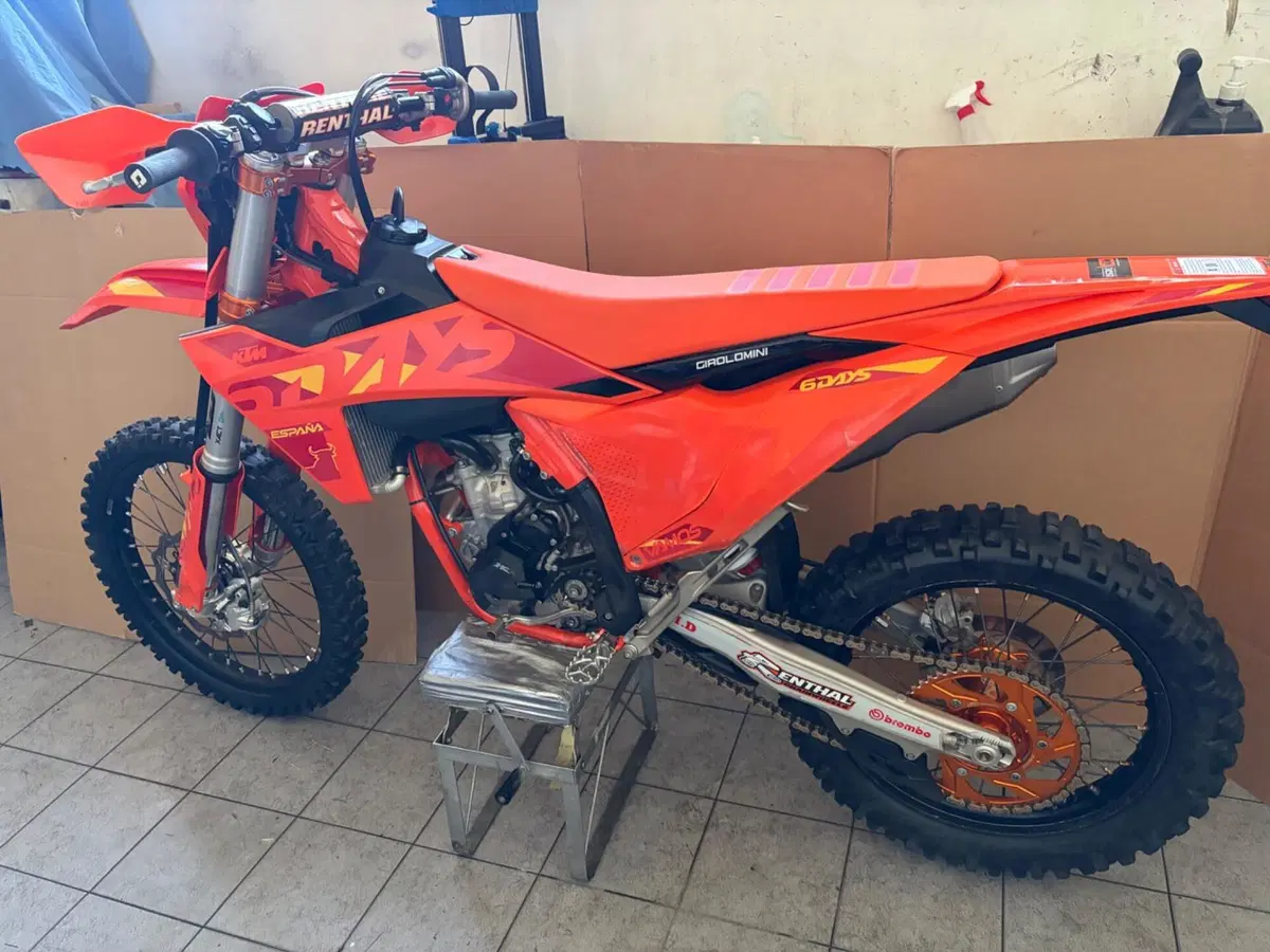 KTM 250 EXC-F Six Days (2025) (2)