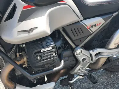Moto Guzzi V85 TT Travel (2021 - 23) usata