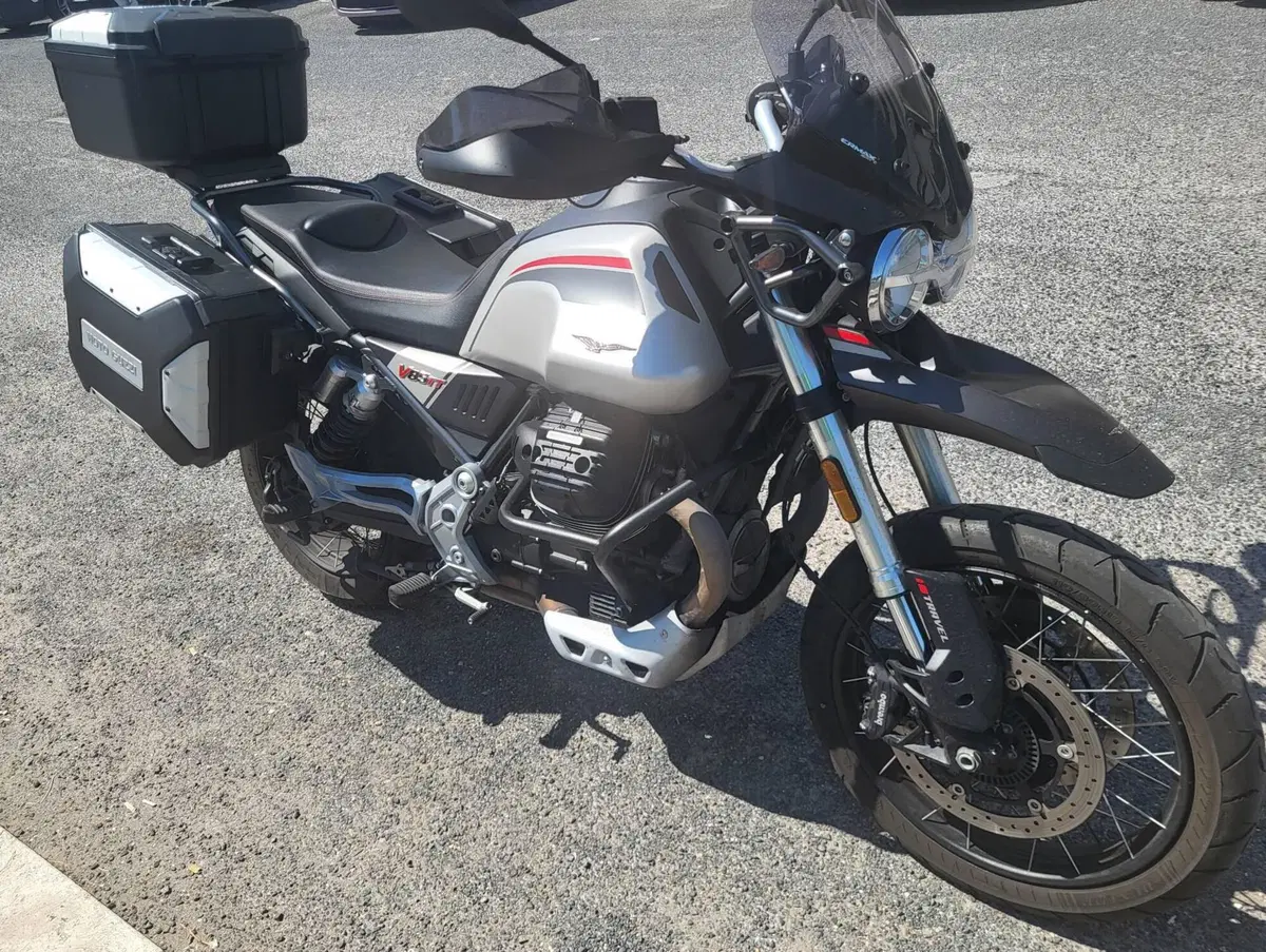Moto Guzzi V85 TT Travel (2021 - 23) (4)