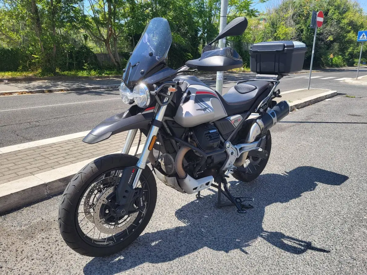 Moto Guzzi V85 TT Travel (2021 - 23) (5)