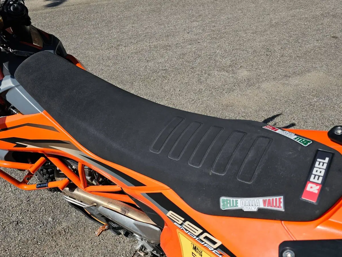 KTM 690 Enduro R (2022 - 25) (15)