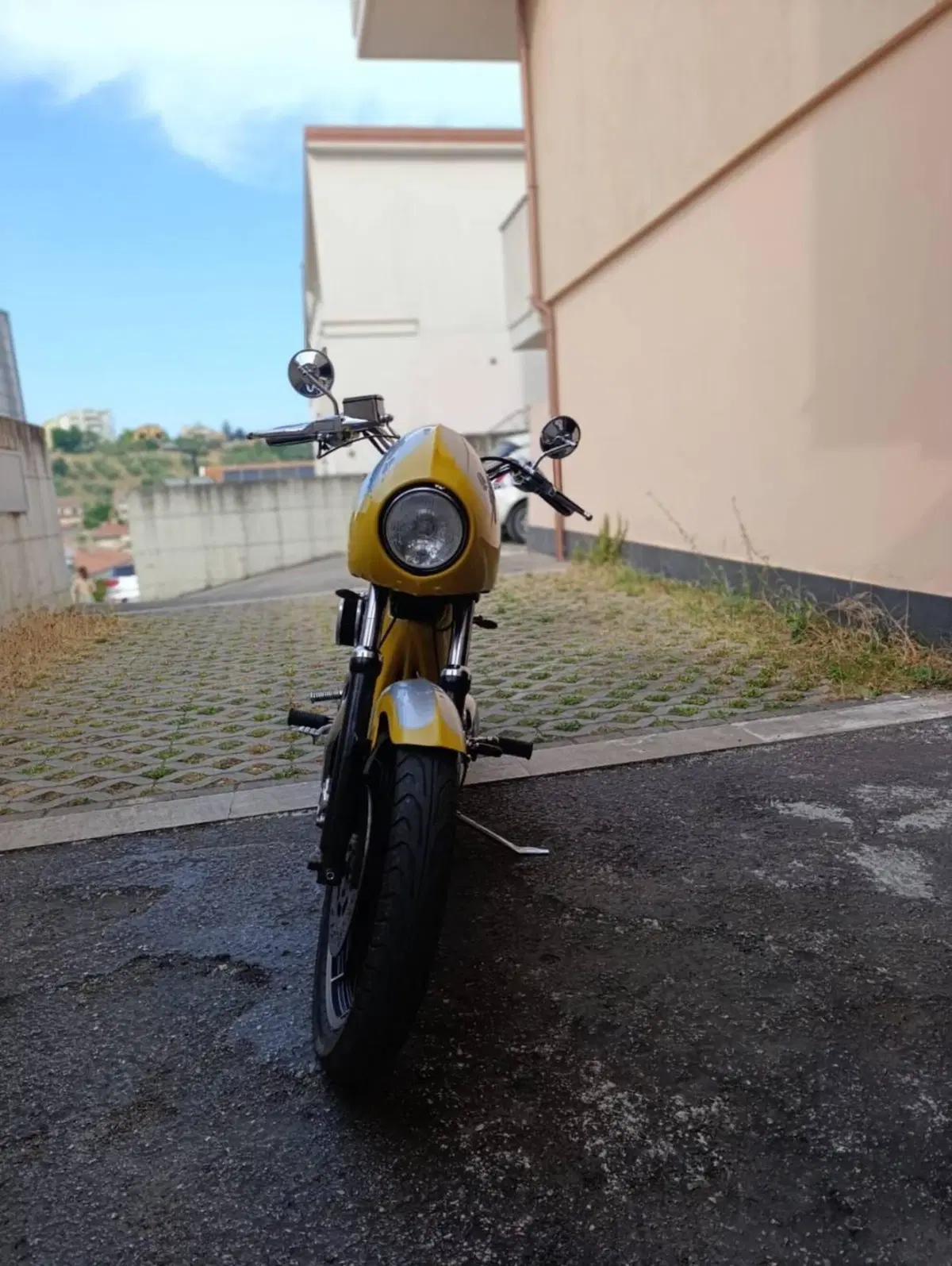 Harley-Davidson XLH SPORTSTER 883 HUGGER (2)