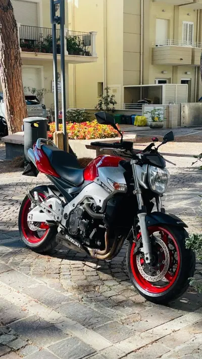 Suzuki GSR 600 (2006 - 11) usata