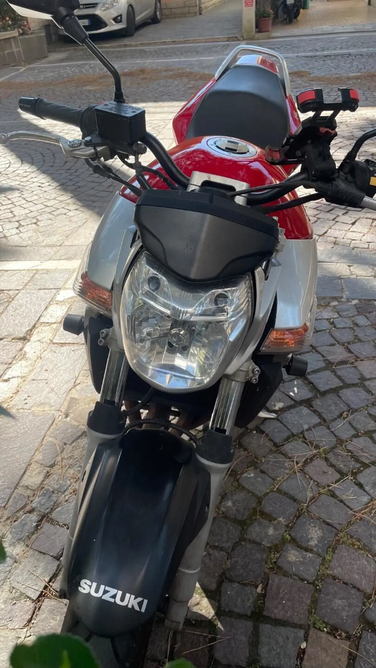 Suzuki GSR 600 (2006 - 11) (4)