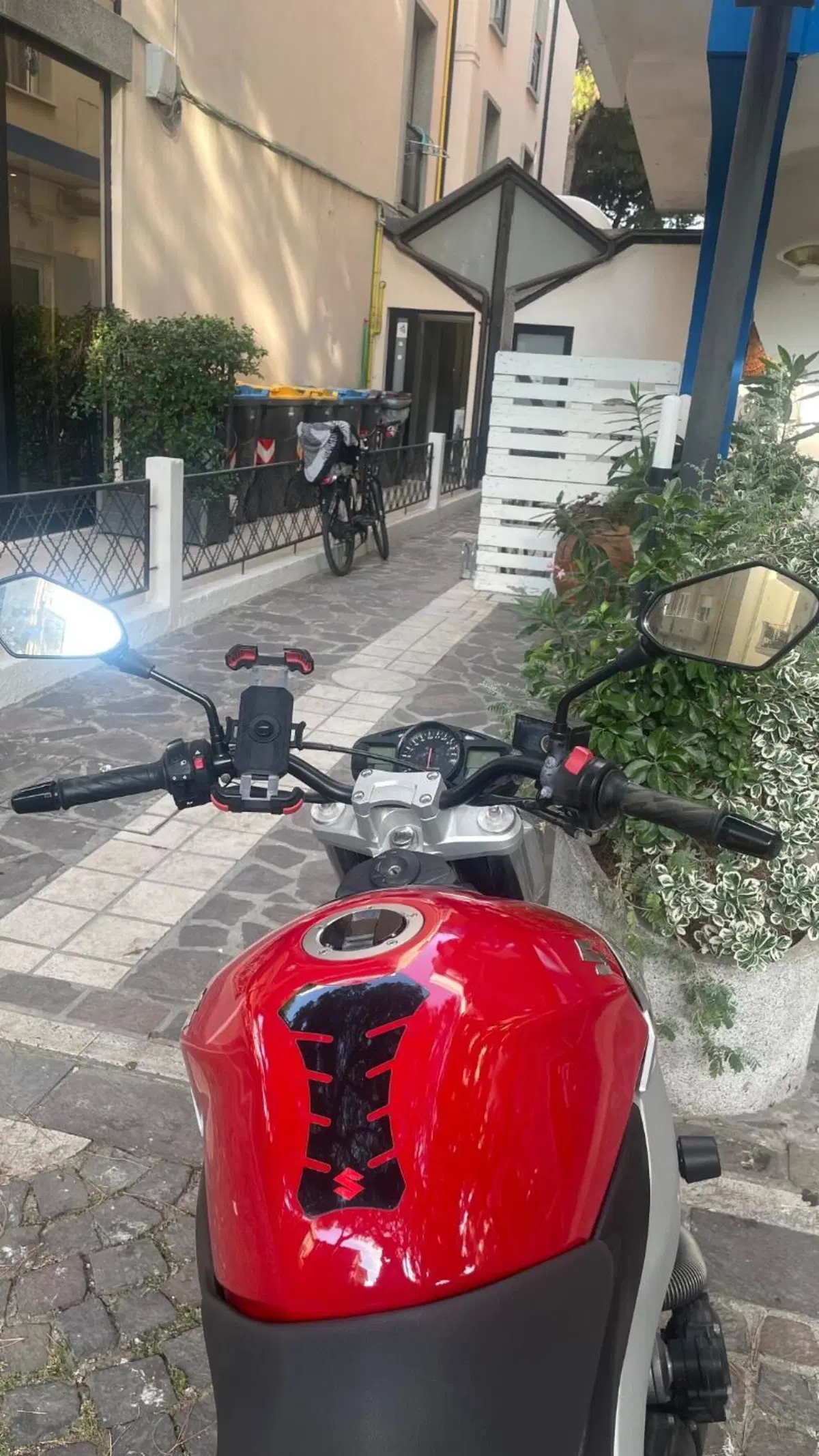Suzuki GSR 600 (2006 - 11) (6)