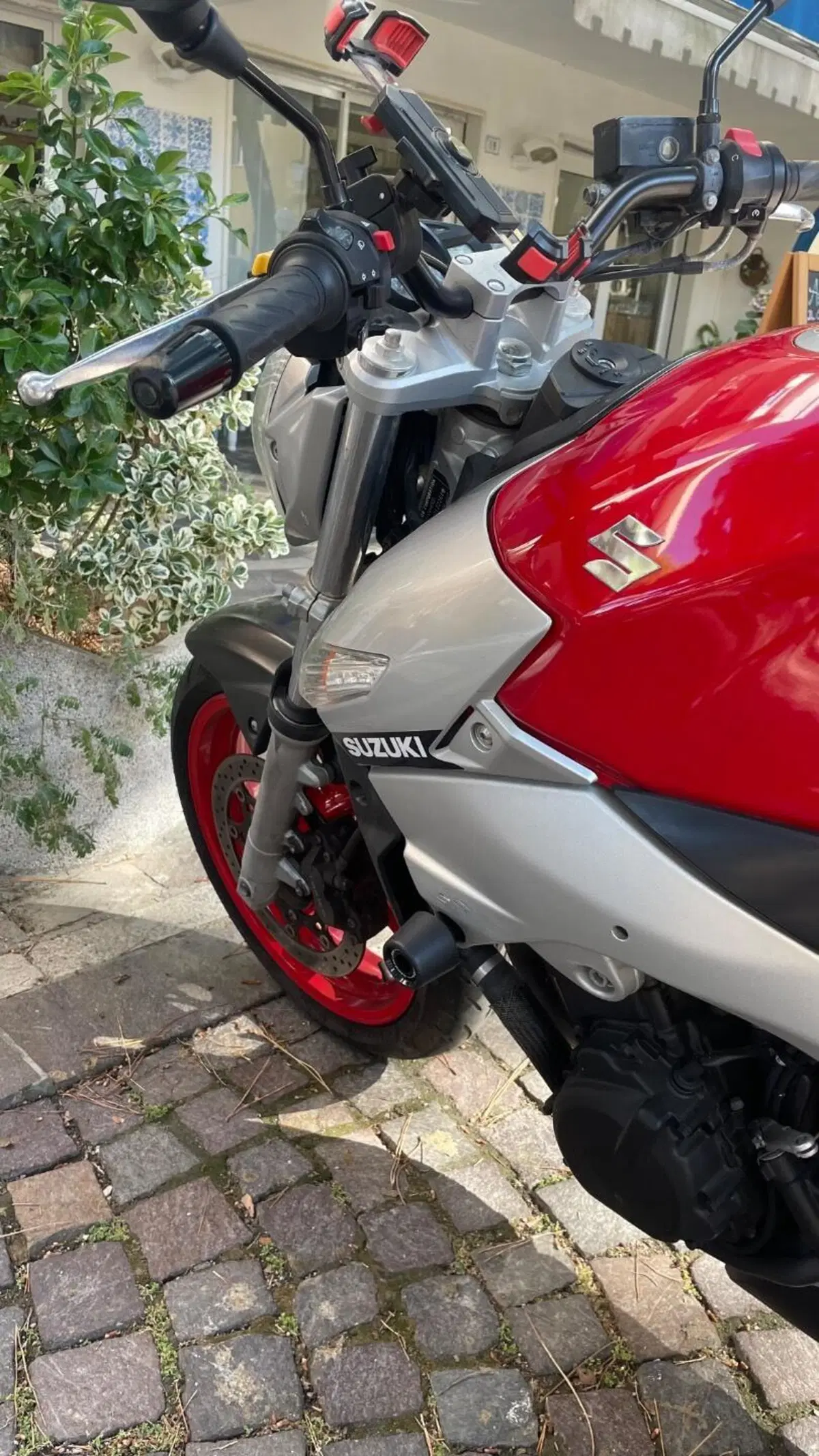 Suzuki GSR 600 (2006 - 11) (9)