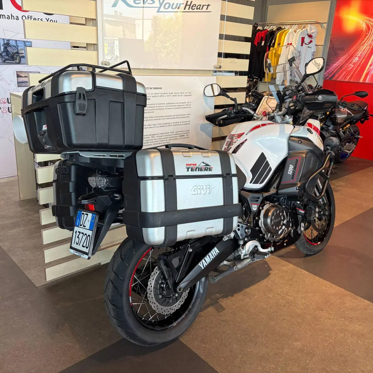 Yamaha XT1200Z Super Ténéré Worldcrosser (2012 - 14) (5)