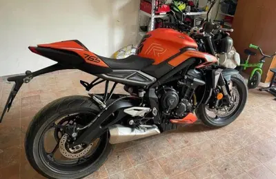 Triumph Street Triple 765 R (2023 - 26) usata