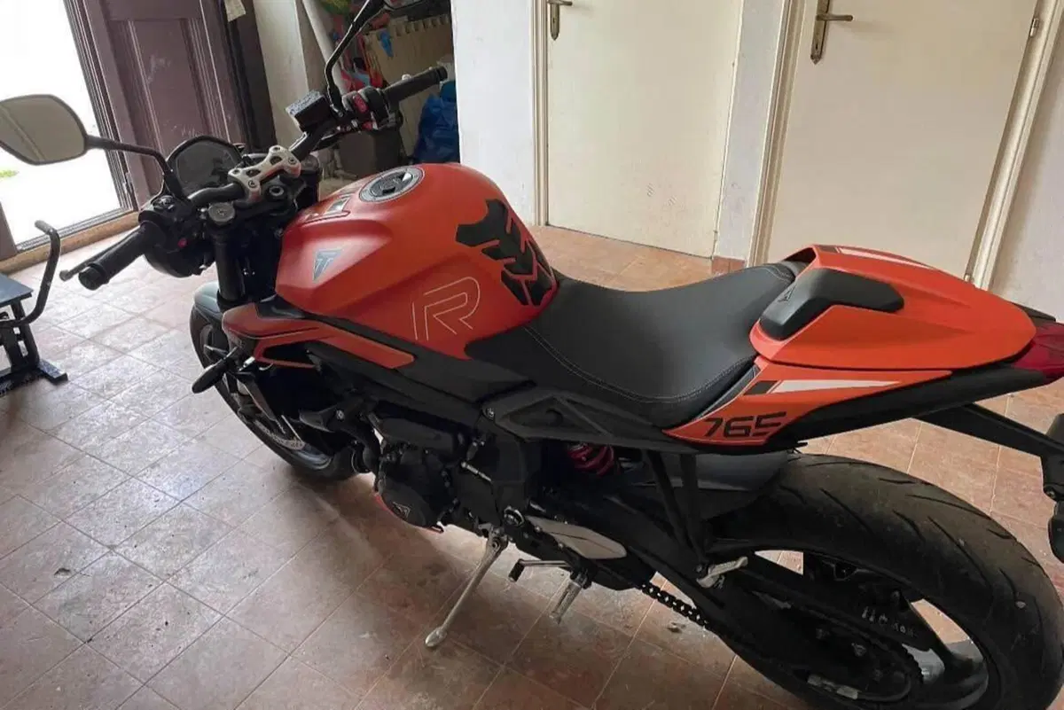 Triumph Street Triple 765 R (2023 - 26) (2)
