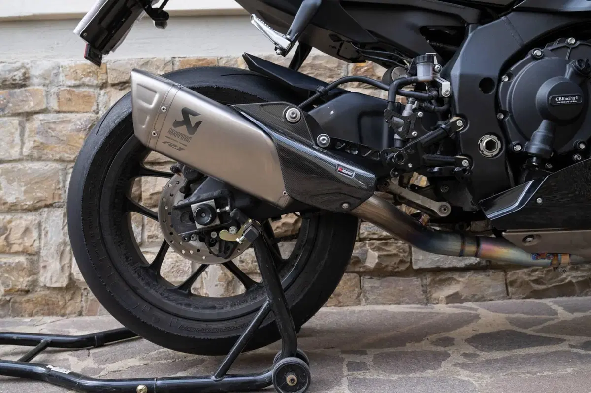 Yamaha YZF R1 (2020 - 25) (5)