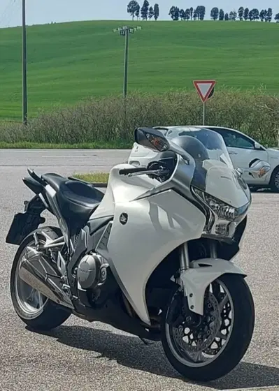 Honda VFR 1200 F ABS (2009 - 16) usata