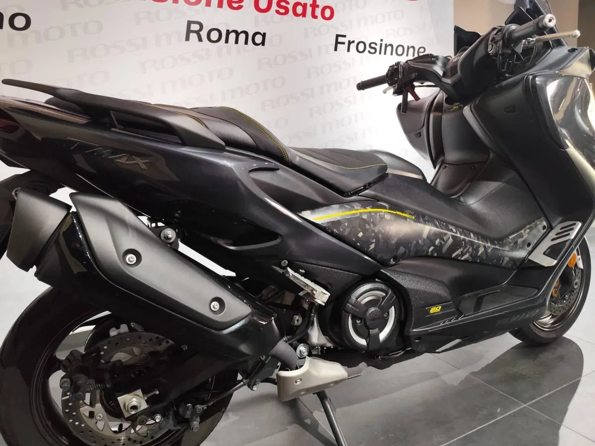 Yamaha T-Max 560 20° anniversario (2021) (3)