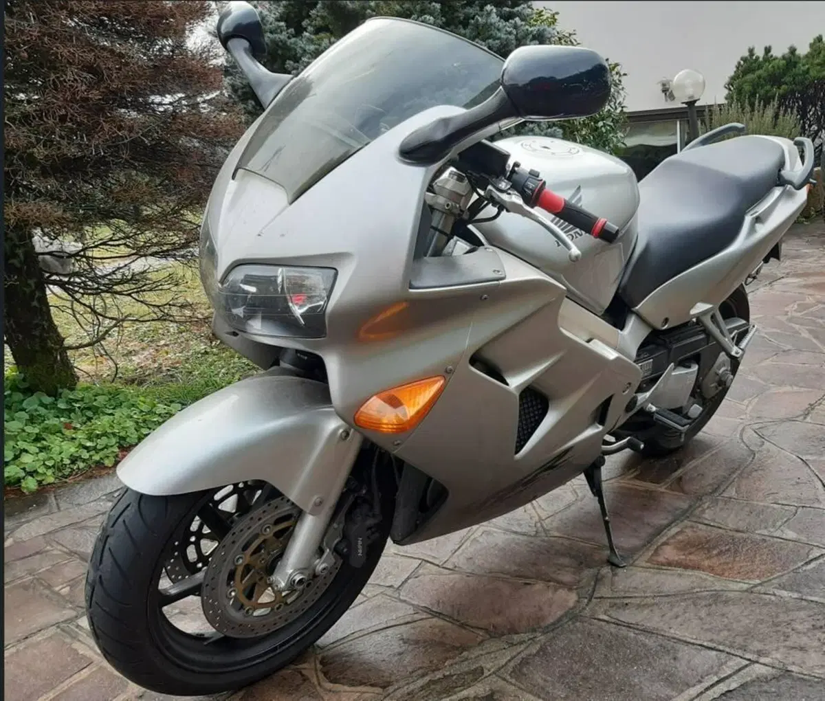 Honda vfr 800 FI (6)