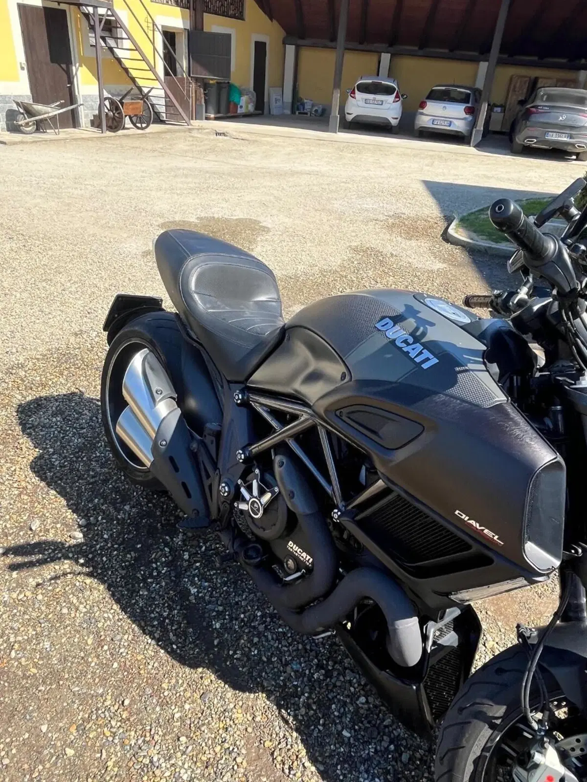 Ducati Diavel 1200 Carbon (2014 - 16) (2)