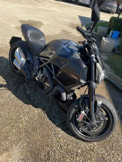 Ducati Diavel 1200 Carbon (2014 - 16) usata